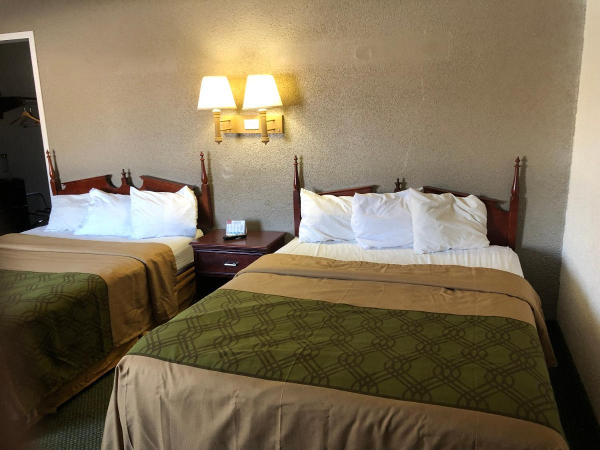 Econo Lodge Wisconsin Rapids Eksteriør billede