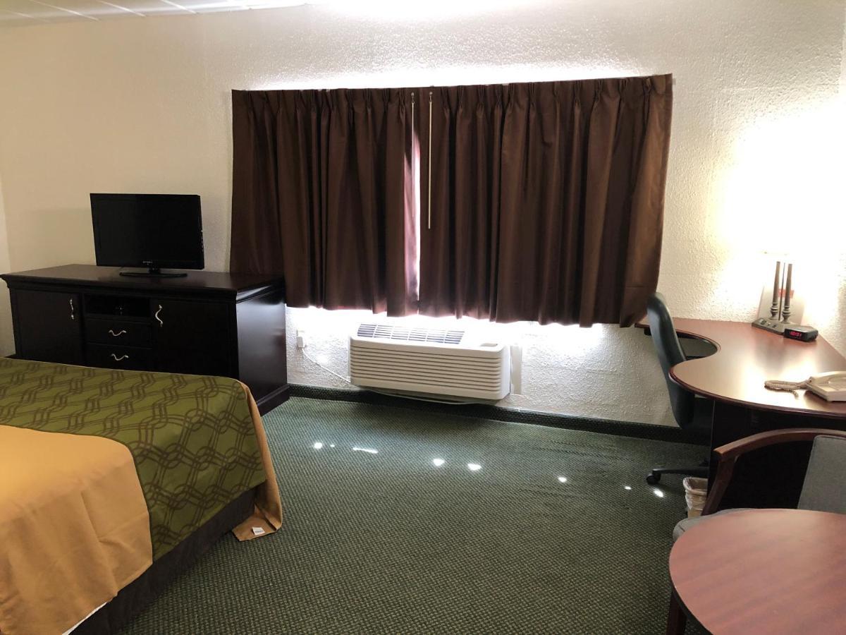 Econo Lodge Wisconsin Rapids Eksteriør billede