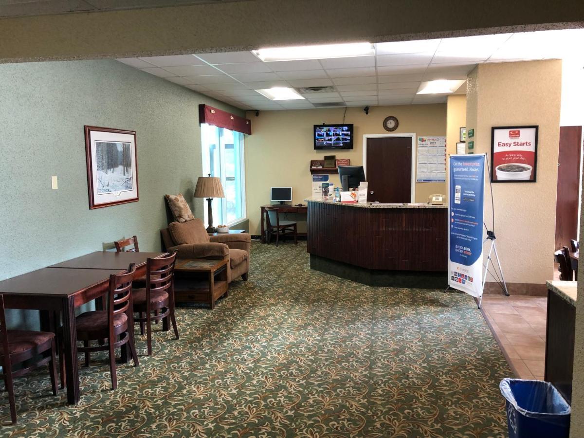 Econo Lodge Wisconsin Rapids Eksteriør billede