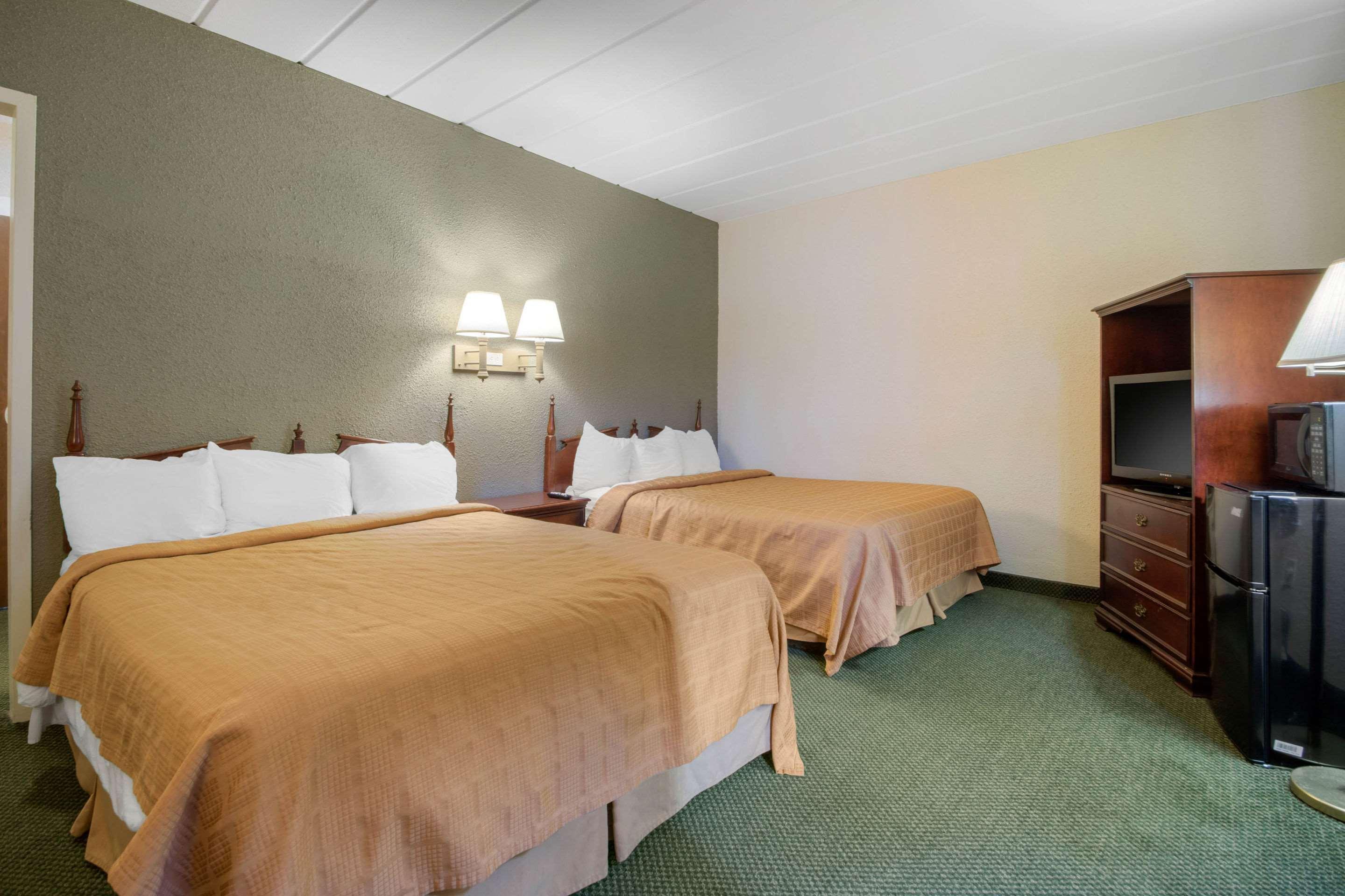 Econo Lodge Wisconsin Rapids Eksteriør billede