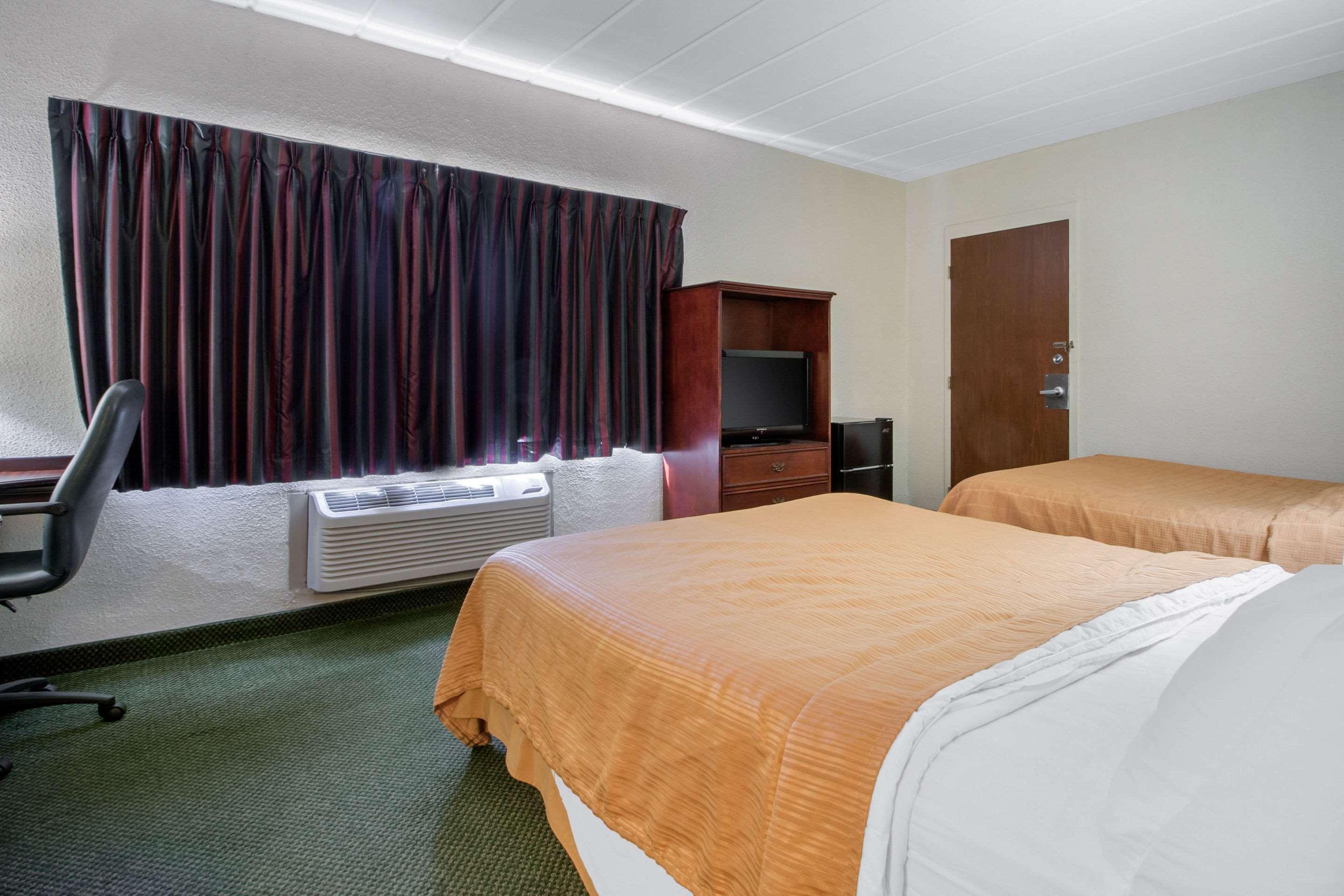 Econo Lodge Wisconsin Rapids Eksteriør billede