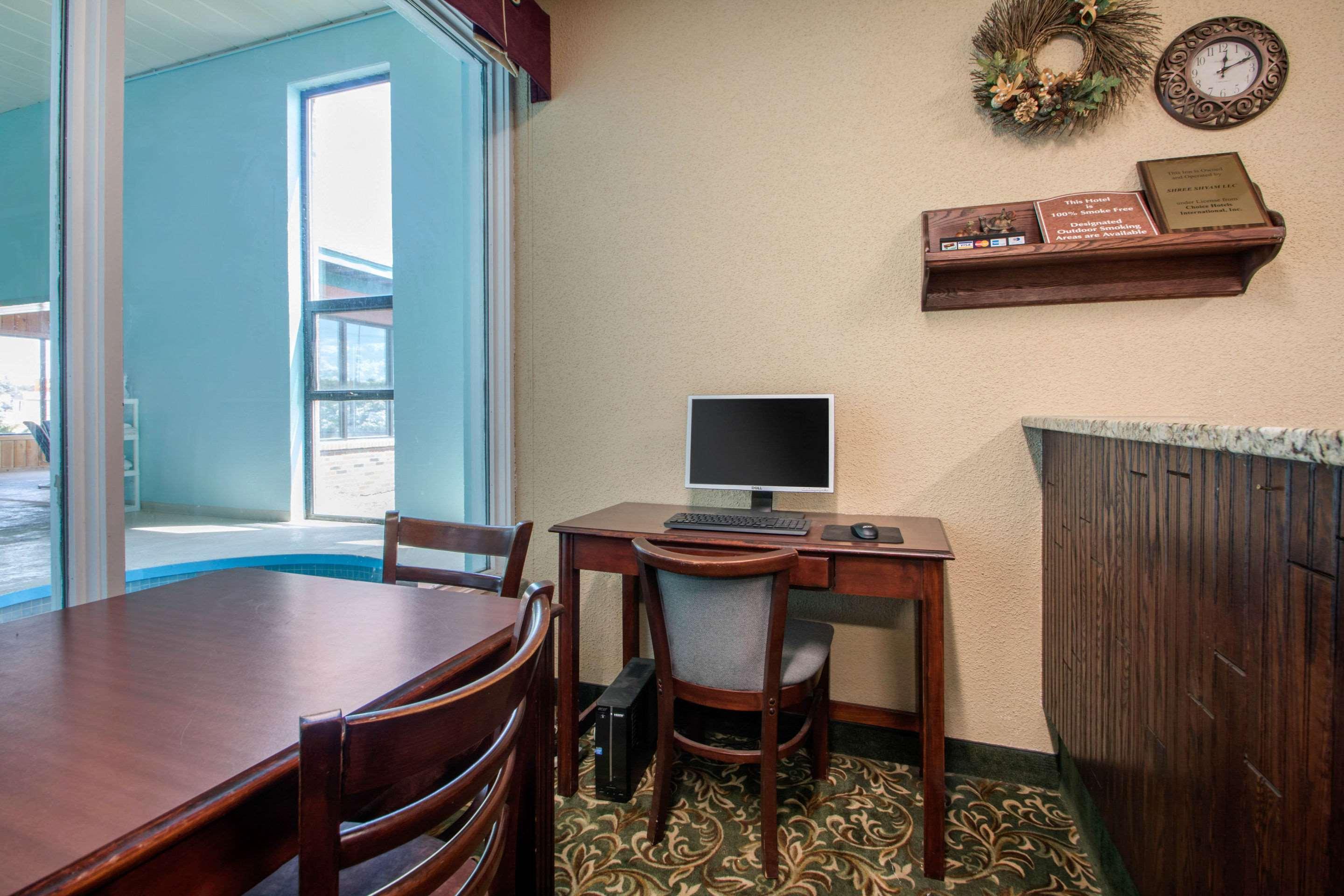 Econo Lodge Wisconsin Rapids Eksteriør billede