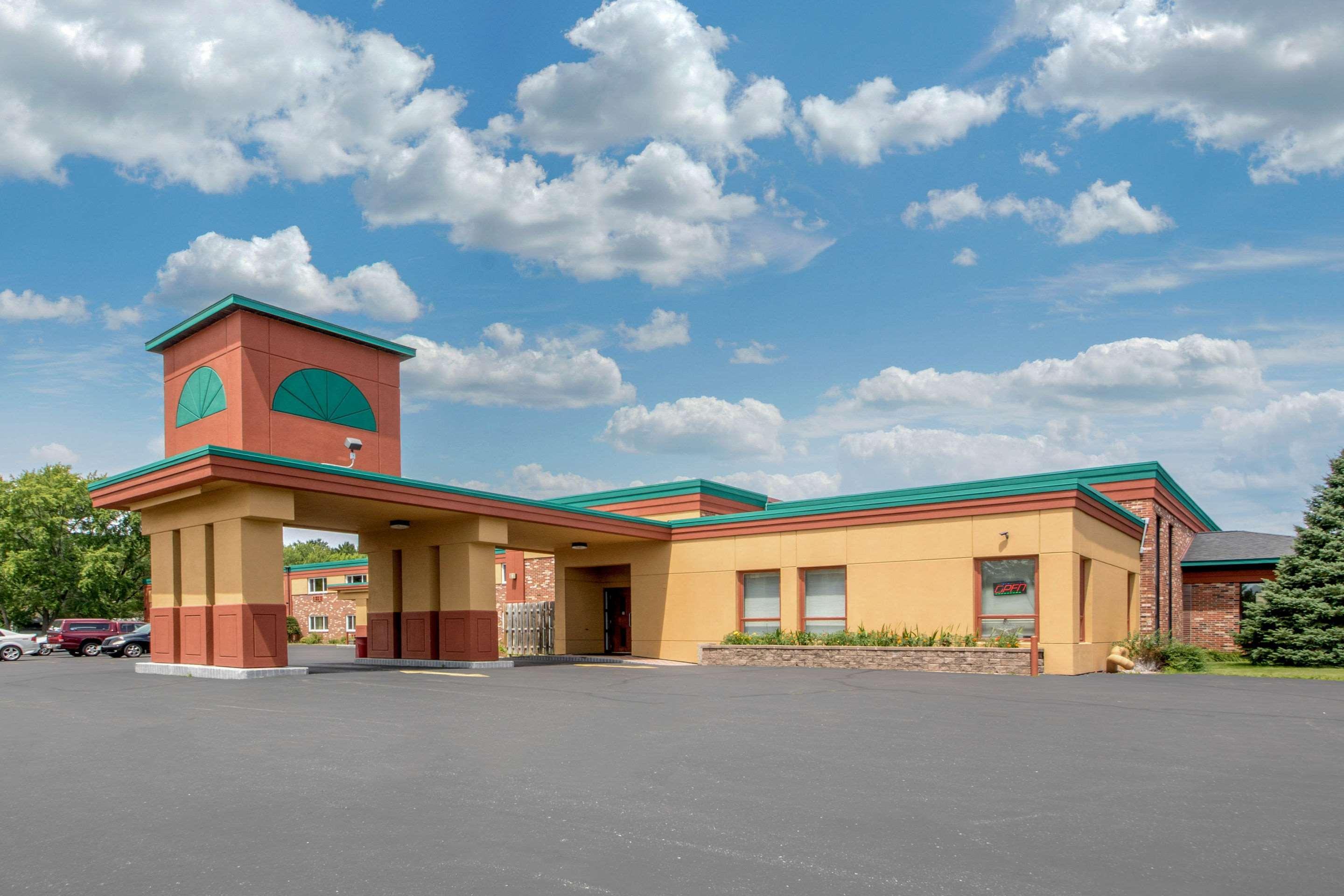 Econo Lodge Wisconsin Rapids Eksteriør billede