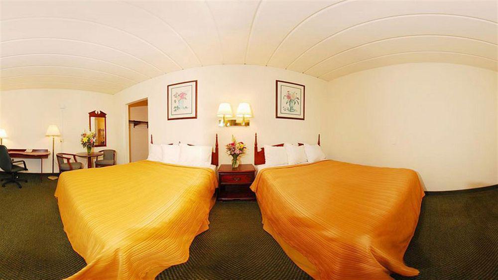 Econo Lodge Wisconsin Rapids Eksteriør billede
