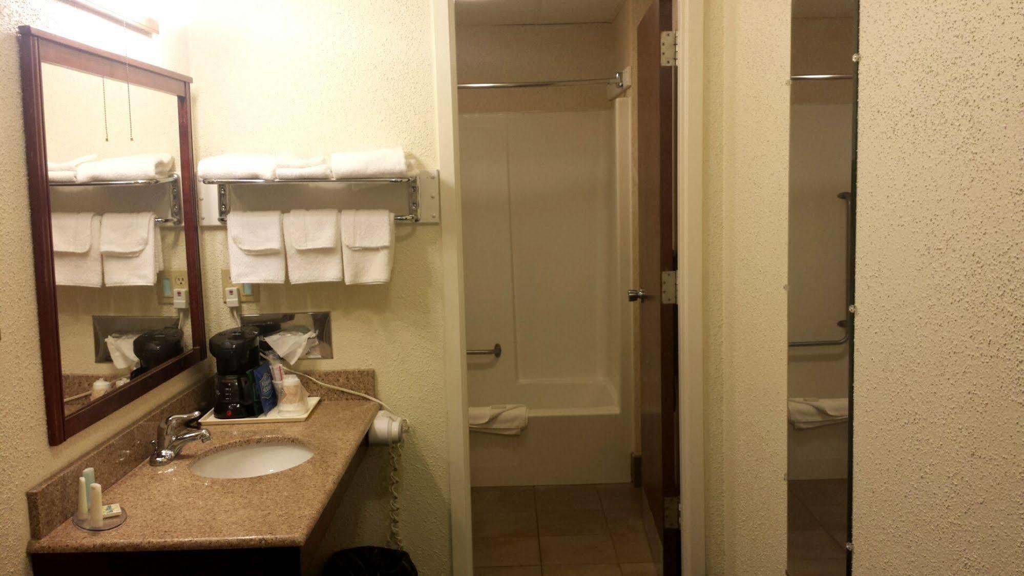 Econo Lodge Wisconsin Rapids Eksteriør billede